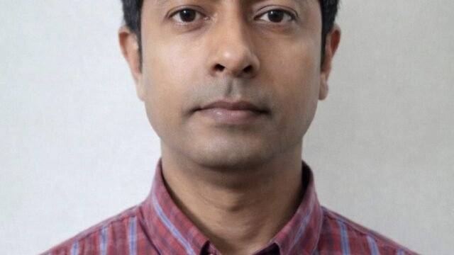 medicine specialist in Tamluk Dr Dipankar Pradhan patient consultation
