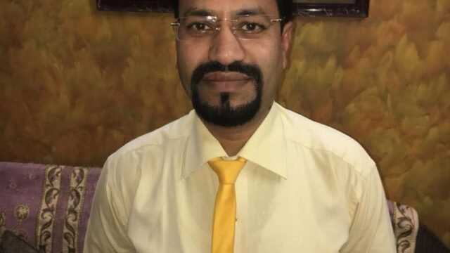 Experienced dermatologist in Tamluk Dr V S Rathore treating skin hair and allergy problems